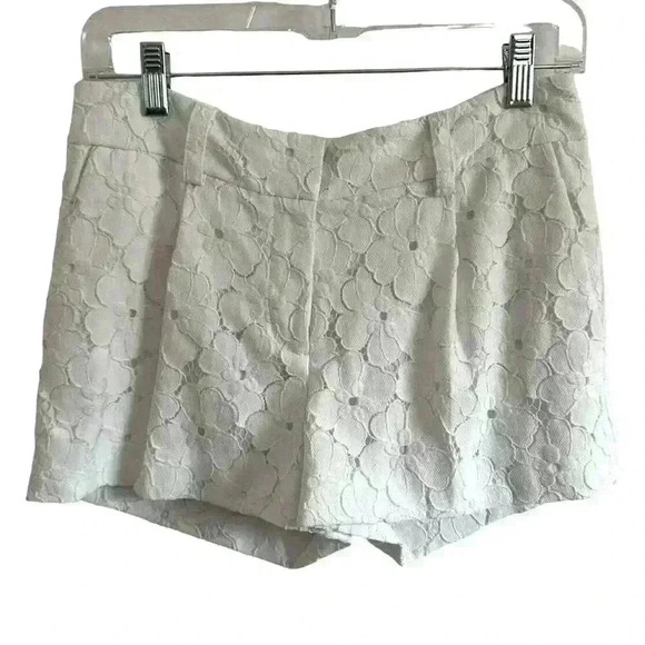 Diane von Furstenberg DVF White Lace Naples Shorts Size 2 - Picture 2 of 12